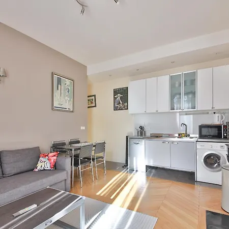 8 People Champs Elysees Apartman