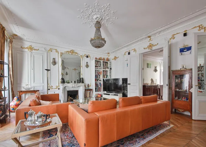 8 People Champs élysées Apartamento París